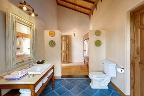 Amritara Aura Resort & Spa