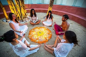 Amritara Aura Resort & Spa