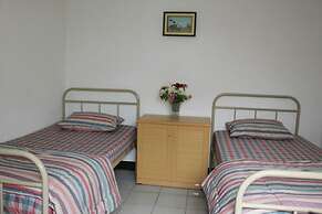 De Riau Cottage by HouseinBandung