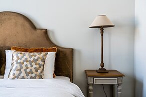 Karavannaya 11 by Ginza Project