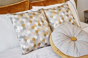 Karavannaya 11 by Ginza Project