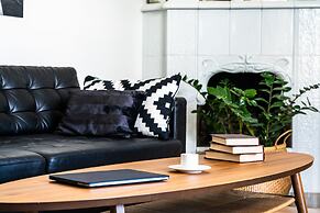 Karavannaya 11 by Ginza Project