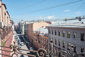 Karavannaya 11 by Ginza Project