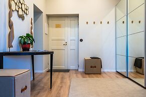 Karavannaya 11 by Ginza Project