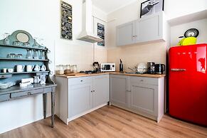 Karavannaya 11 by Ginza Project