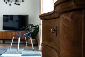 Karavannaya 11 by Ginza Project