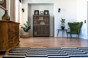 Karavannaya 11 by Ginza Project