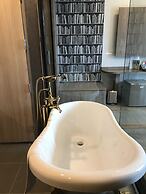 V20boutique Jacuzzi Hotel
