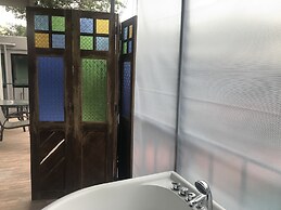 V20boutique Jacuzzi Hotel