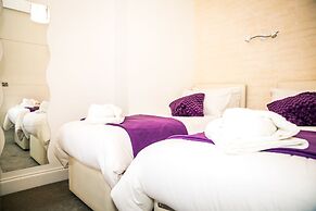 Flat 2, Falcondale House 5 South Cliff