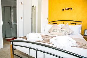 Flat 2, Falcondale House 5 South Cliff