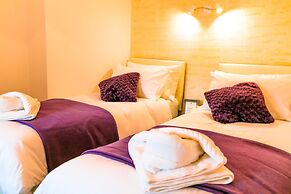 Flat 2, Falcondale House 5 South Cliff