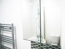 Flat 2, Falcondale House 5 South Cliff