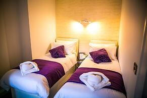 Flat 2, Falcondale House 5 South Cliff