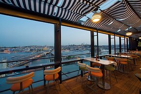 Momento Golden Horn Hotel