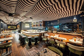 Momento Golden Horn Hotel