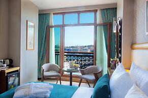 Momento Golden Horn Hotel