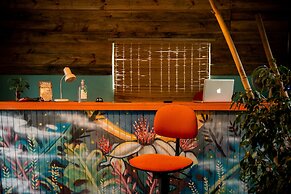 Mundaka Hostel y Bar - Adults Only