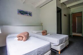 Mundaka Hostel y Bar - Adults Only