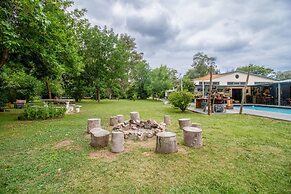 Mundaka Hostel y Bar - Adults Only