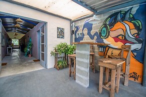 Mundaka Hostel y Bar - Adults Only