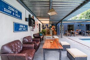 Mundaka Hostel y Bar - Adults Only