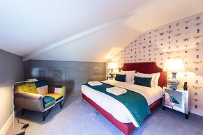 Dear Lisbon - Gallery House