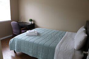 Quiet Clean and Comfortable Room