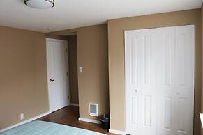 Quiet Clean and Comfortable Room