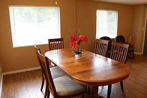 Quiet Clean and Comfortable Room