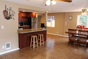 Quiet Clean and Comfortable Room