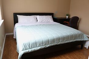 Quiet Clean and Comfortable Room