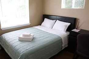 Quiet Clean and Comfortable Room