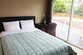 Quiet Clean and Comfortable Room