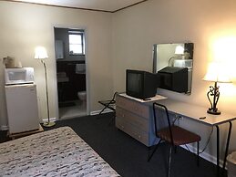 Colonial Hotel-Motel