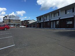 Colonial Hotel-Motel