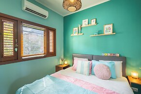 Spanish Water Apartments