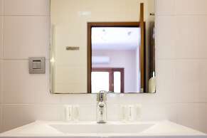 Spanish Water Apartments