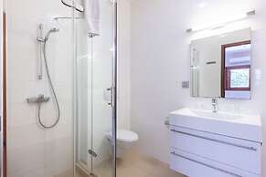 Spanish Water Apartments