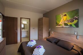 Spanish Water Apartments