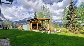 Sunset Mountain Inn and Spa