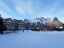 Sunset Mountain Inn and Spa