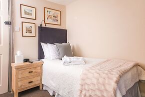 The Henry Guest House