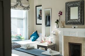 The Henry Guest House