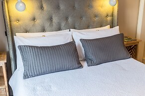 The Henry Guest House