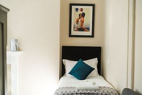 The Henry Guest House