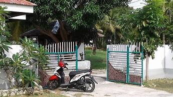 Chelle's Guest House and Backpackers - Hostel