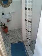 Chelle's Guest House and Backpackers - Hostel