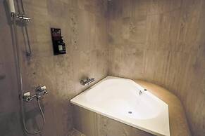 Pavilion Boutique Hotel