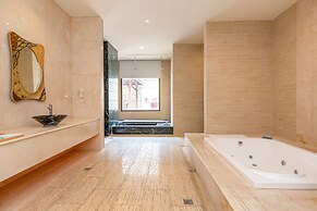 Vogue Boutique Motel